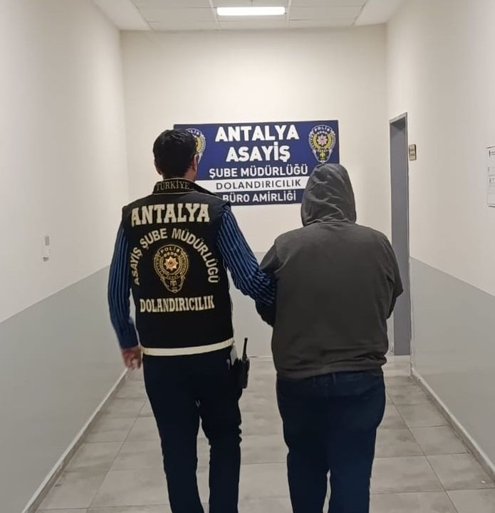 Antalya'da 'Polisim' Dedi 4 Arsasını Sattırdı 32 Milyon Tl'lik Vurgun 3