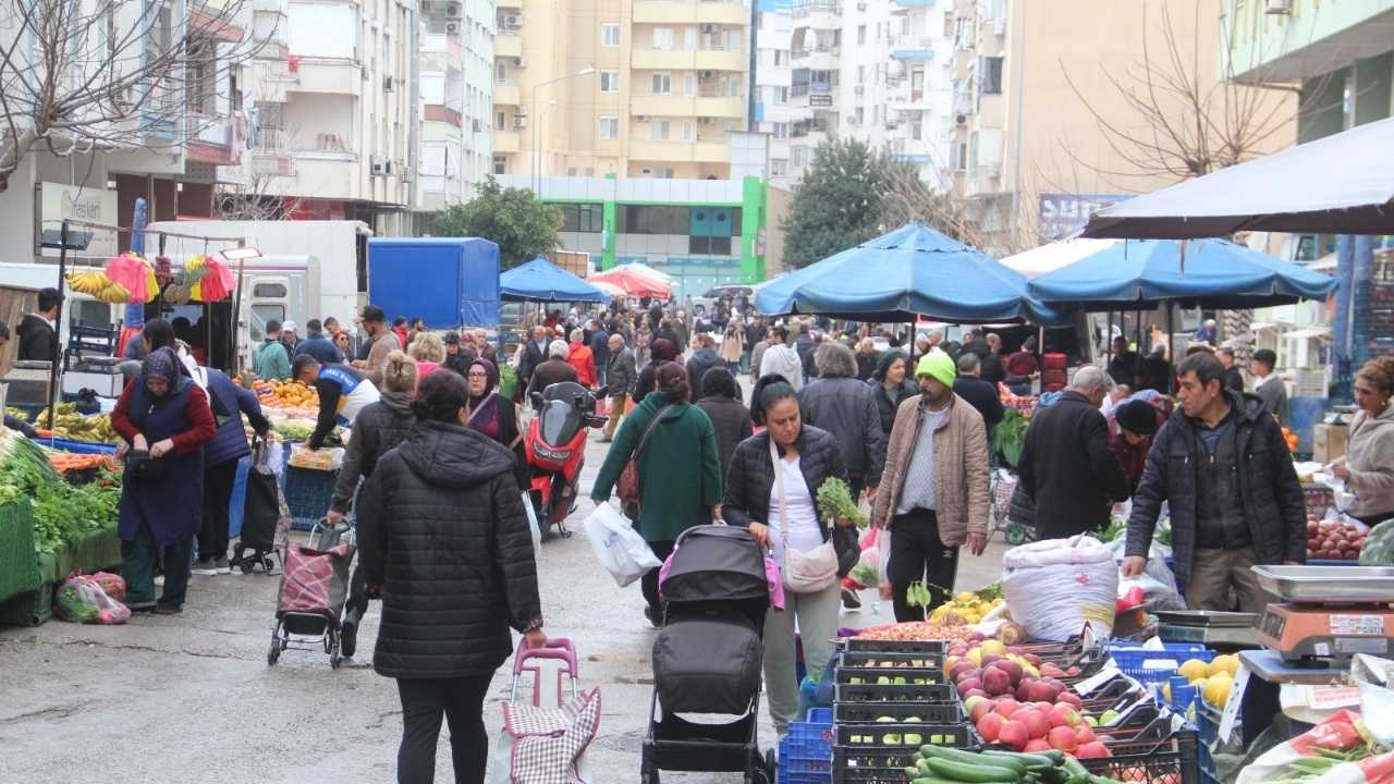 Antalya'da Semt Pazarlarındaki Fiyatlara Soğuk Etki  2