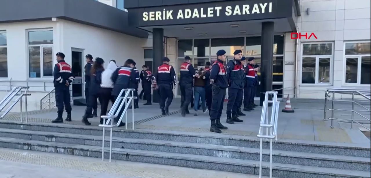 Antalya'da 'Torbacı' Operasyonunda 8 Şüpheli Yakalandı