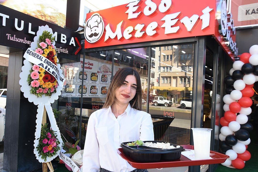 Antalya'da Yeni Lezzet Durağı Edo Meze Evi Açıldı 2