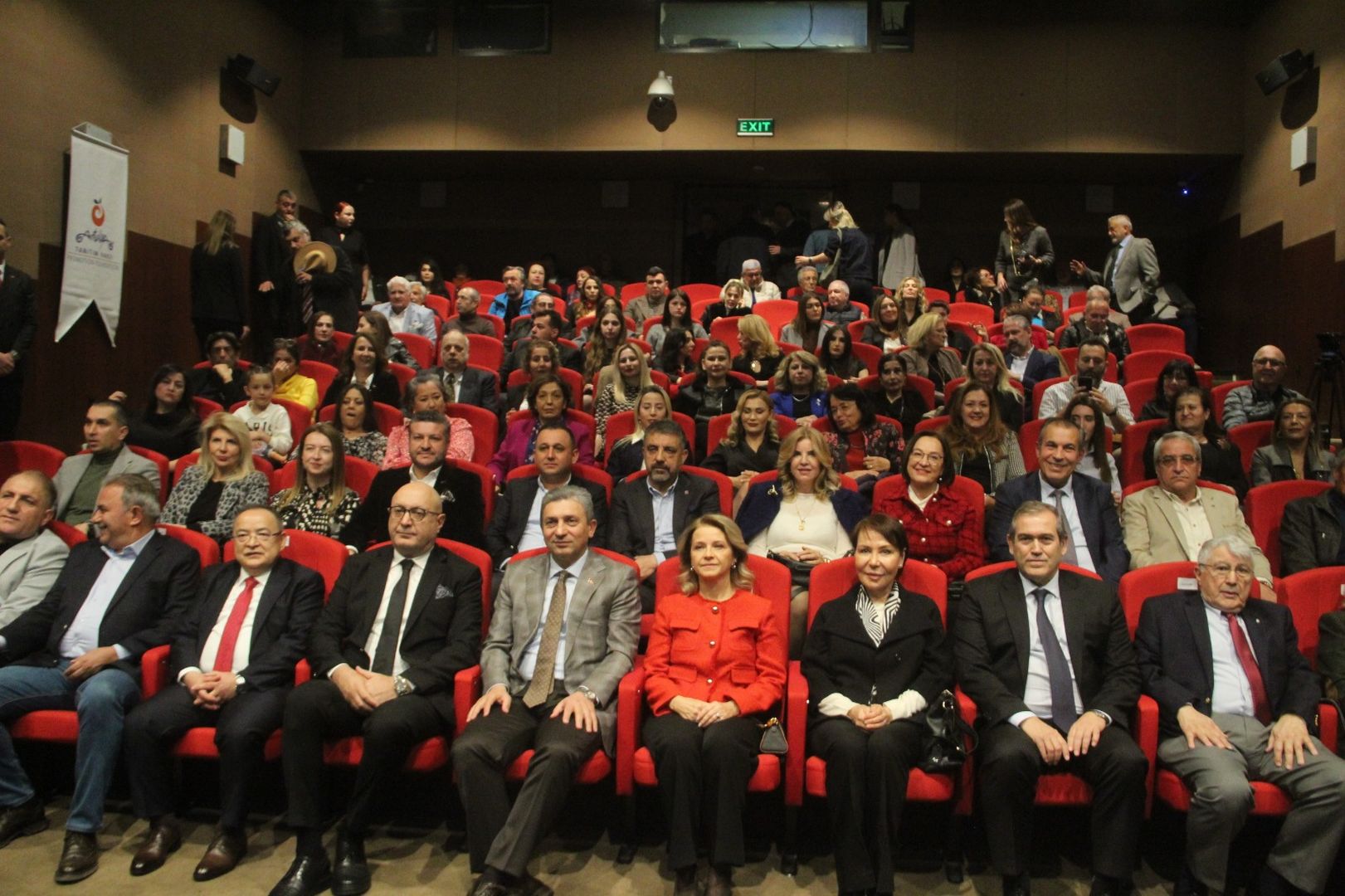 Antalya'da Yılın Kadını Usta Dokuma Öğreticisi Ayşe Taç Oldu 4