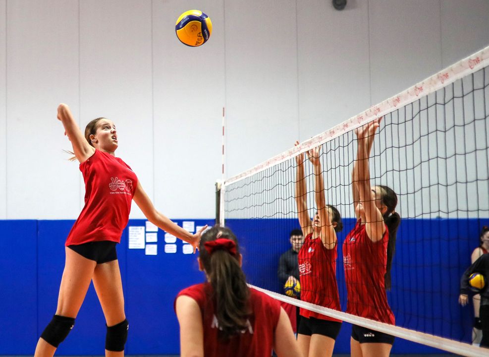 Antalyalı 14 Yaşındaki Lara Milli Voleybol Takımı'na Seçildi 3