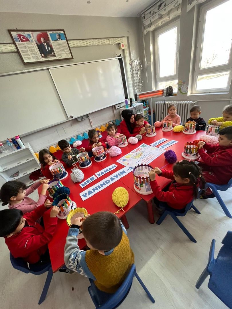 Eğirdirli Minikler Depremzede Akranları İçin Atkılar Ördü 2