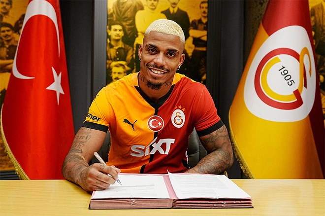 Galatasray Yeni Transferlerini UEFA Kadrosuna Ekledi