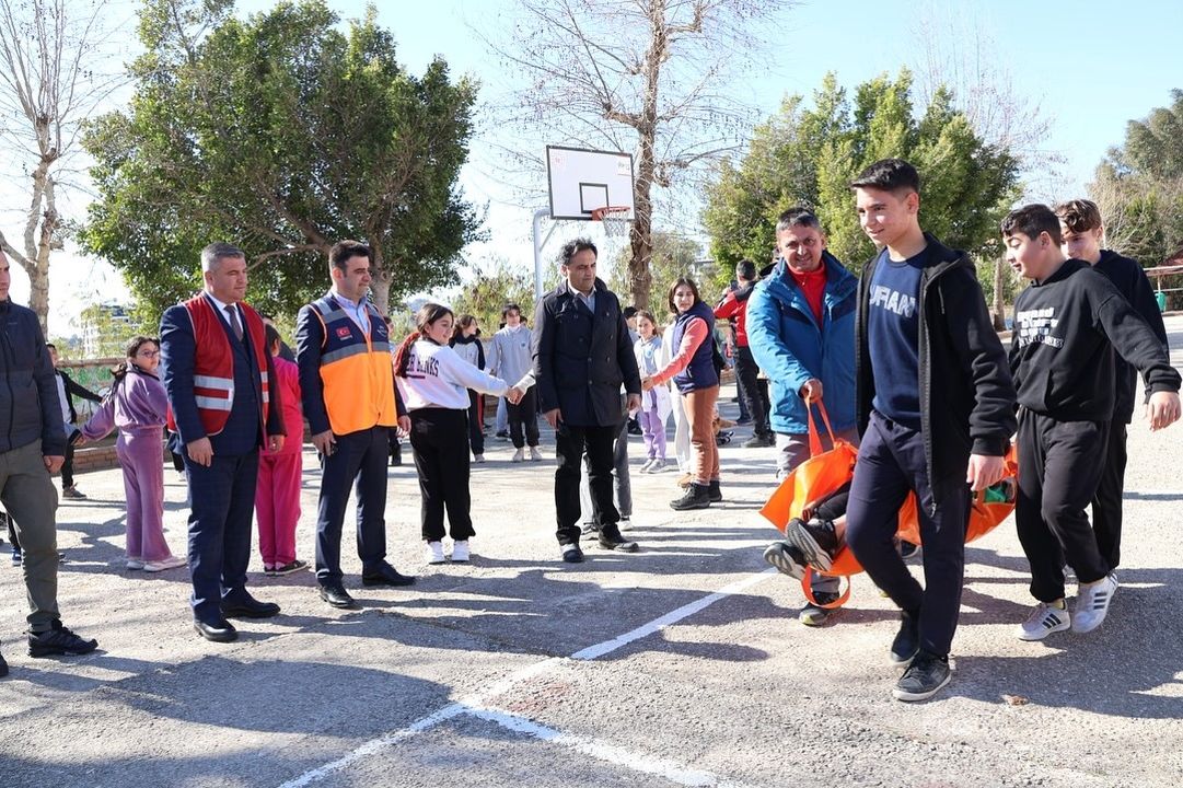 Gazipaşa'da Deprem Tatbikatı! Öğrencilere Afet Eğitimi Verildi 3