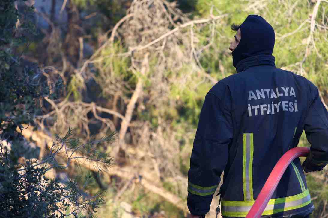 Antalya’da Orman Yangınına Karşı Zamanla Yarış!