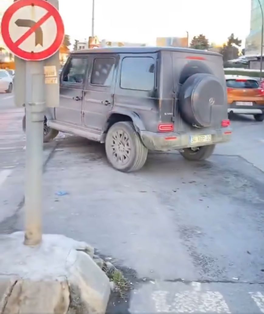 İstanbul’da Çakarlı Lüks Araç Skandalı! 