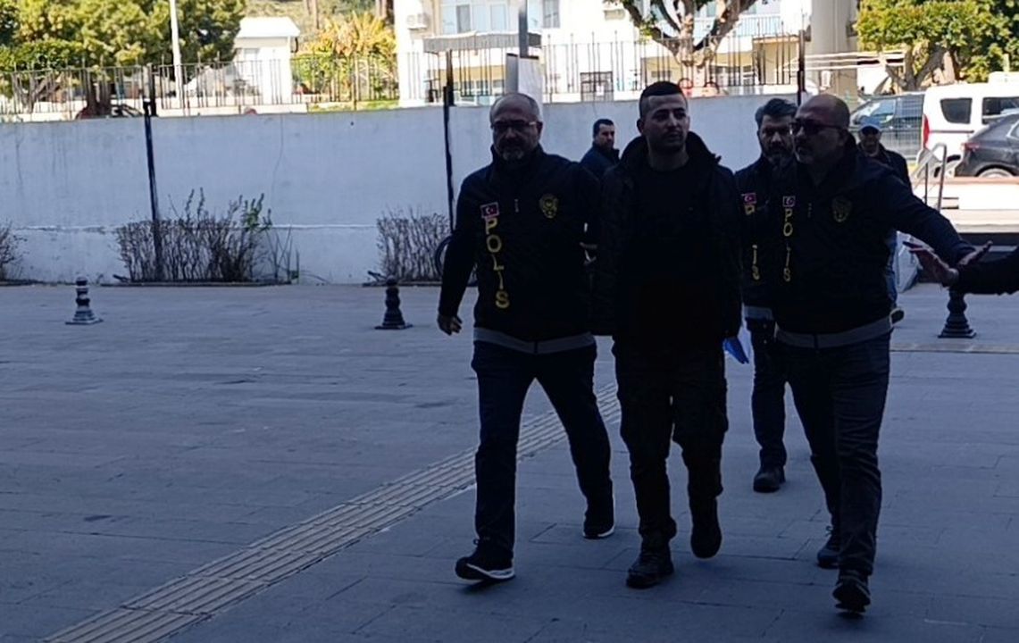 Manavgat'ta Polisi Görünce İnthara Kalkıştı 2