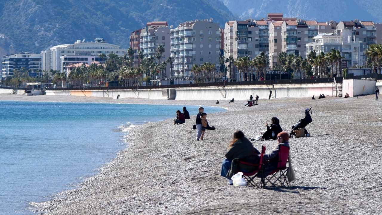 Yurdu Kar Kaplarken Antalya Güneşe Doydu 3