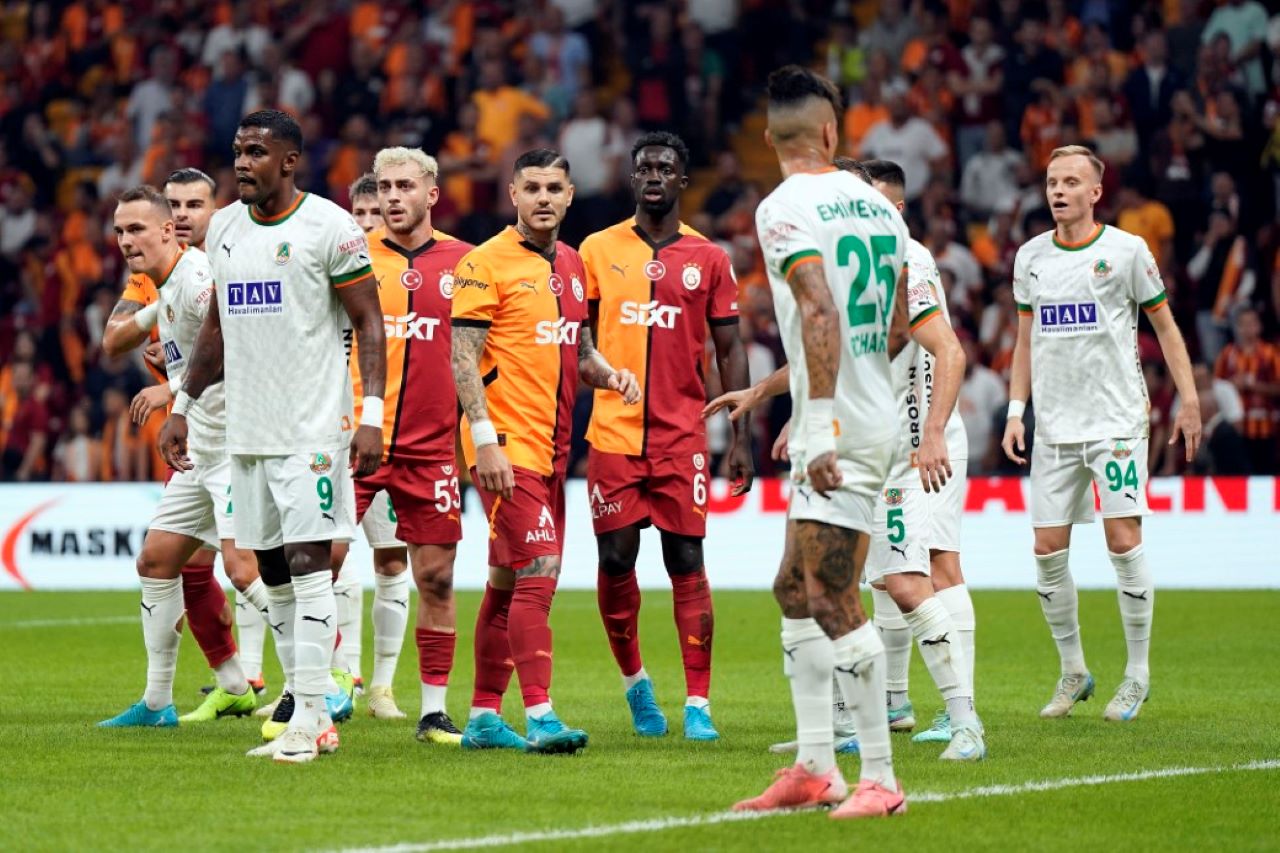 Alanyaspor Sahasında Lider Galatasaray İle Karşılaşıyor