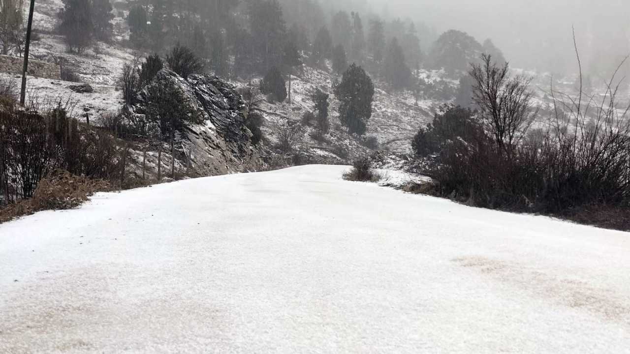 Alanya'ya Kar Yağdı! Yüksek Kesimlerde Yollar Kapandı 3