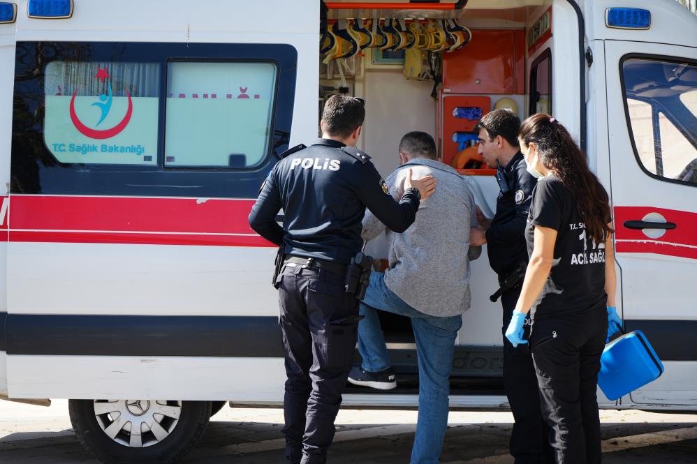 Antalya Falezlerde İntihar Girişimi! Son Anda Kurtarıldı