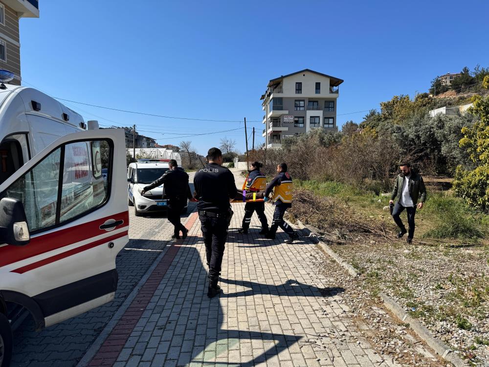 Antalya'da Şüpheli Şahıs Araçların Lastiklerini Patlattı