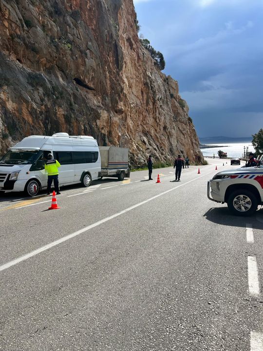 Antalya'da Toplu Taşıma Araçları Ve Taksiler Denetlendi 2