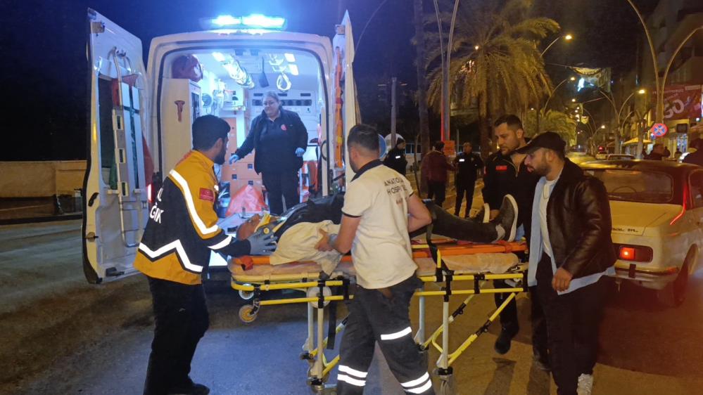 Antalya’da Yaya Geçidinde Otomobilin Çarptığı Kişi Yaralandı