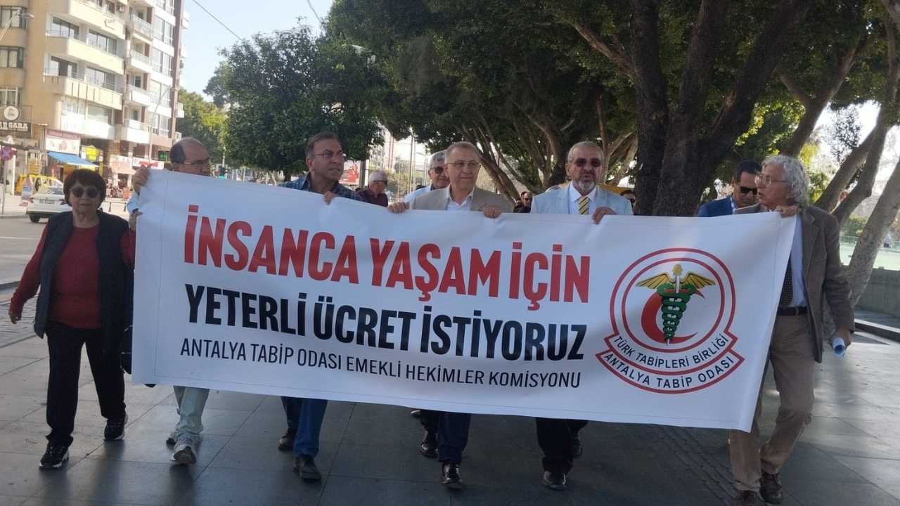 Antalya'dan Maaş Tepkisi Emekli Doktorlar Yoksul 3