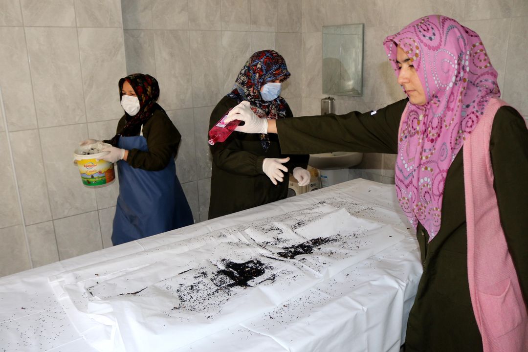 Antalya’nın Kadın Gassalları Yılda 10 Bin Naaşı Yıkıyor 3