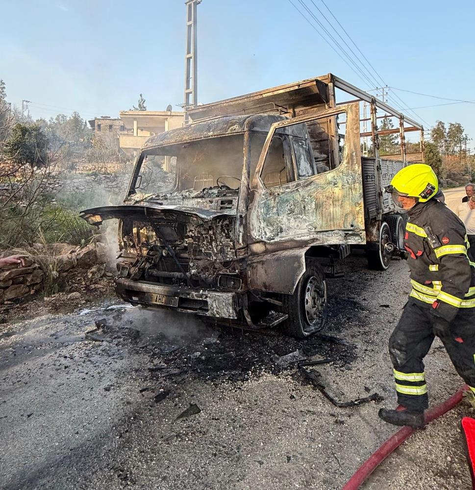 Arıza Yapan Kamyonda Yangın Çıktı! Sürücü Yaralandı