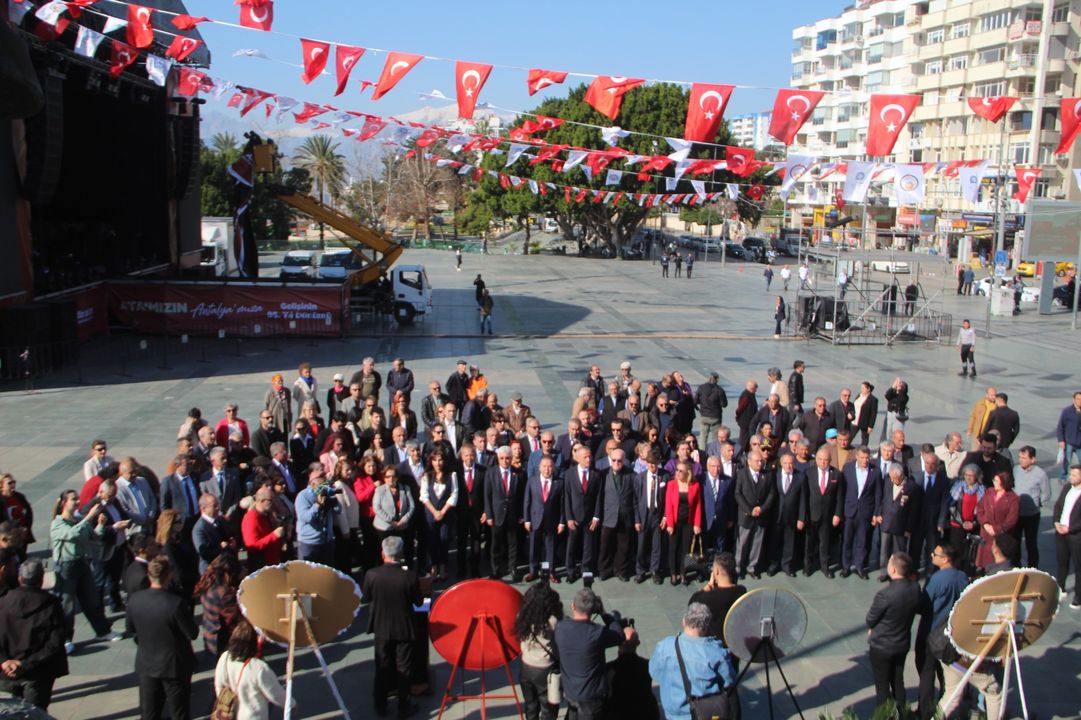 Atatürk'ün Antalya'ya Gelişinin 95. Yıl Dönümü 3