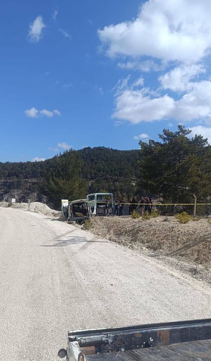 Burdur Gölhisar'da Araç Şarampole Düştü! 2