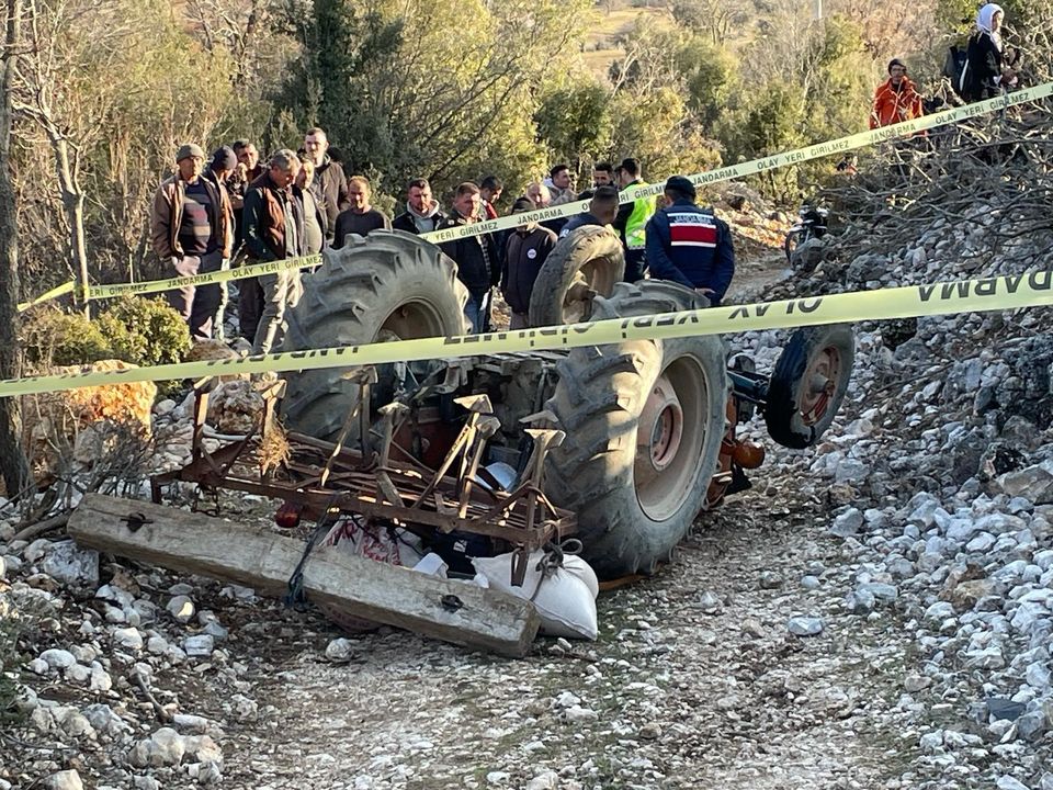 Burdur Yazır Köyü'nde 82 Yaşındaki Adam Traktörünün Altında Kaldı  2