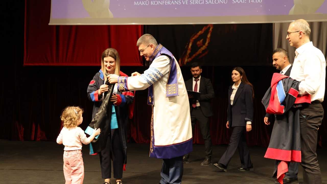 Burdur'da Makü'lü Akademisyenler Biniş Giydi 2