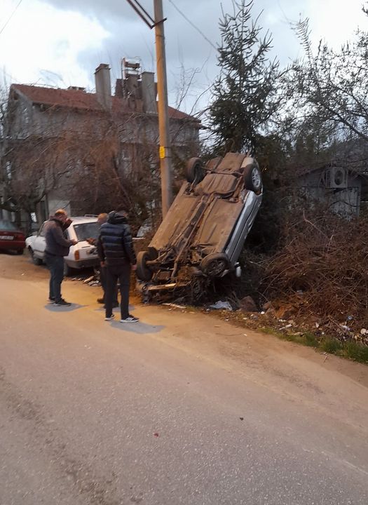 Eğirdir'de Kontrolden Çıkan Otomobil Takla Attı 2