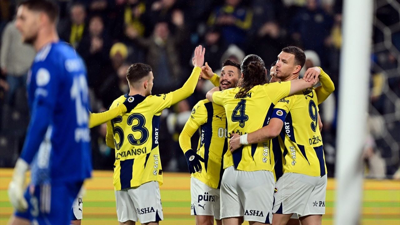 Fenerbahçe Rangers Maçı Ne Zaman Saat Kaçta Hangi Kanalda? Muhtemel 11'ler