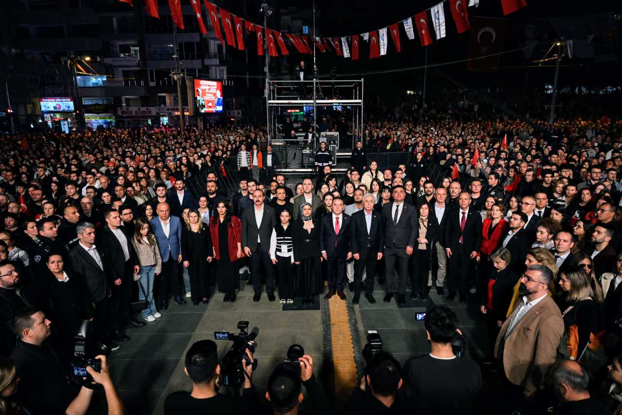 Atatürk'ün Antalya Gelişi Binlerle Kutlandı! 3
