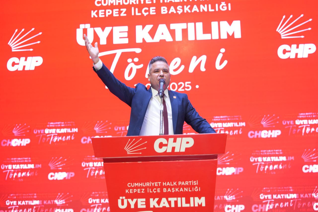 Chp Kepez’in Yeni Üyeleri Rozetlerini Taktı 2