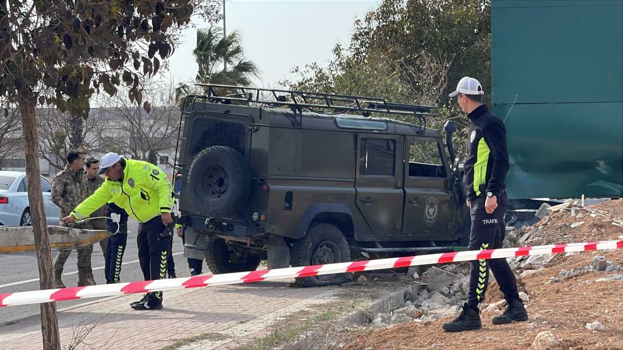 Şanlıurfa'da Zırhlı Polis Aracı Kaza Yaptı! 6 Polis Yaralandı