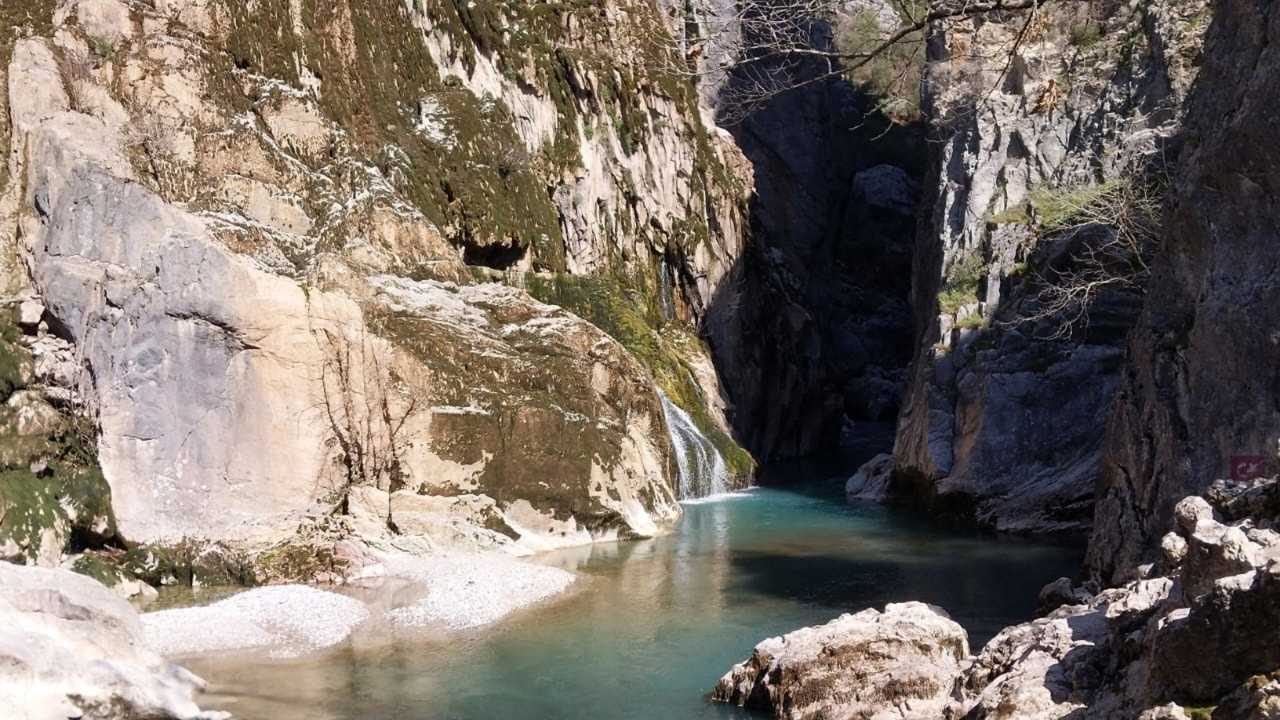 Gündoğmuş'taki Uçansu Şelalesi İlk Kez Tamamen Kurudu 4