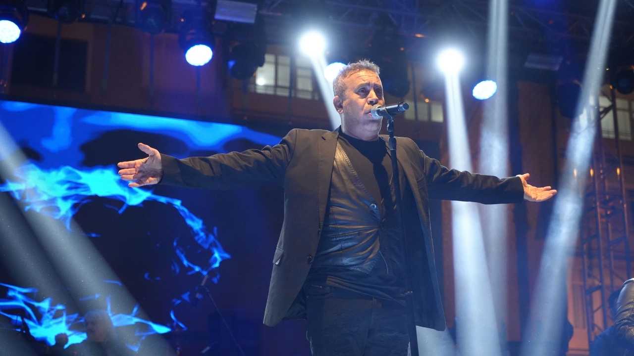 Haluk Levent'ten Burdur'da Coşkulu 6 Mart Konseri  4