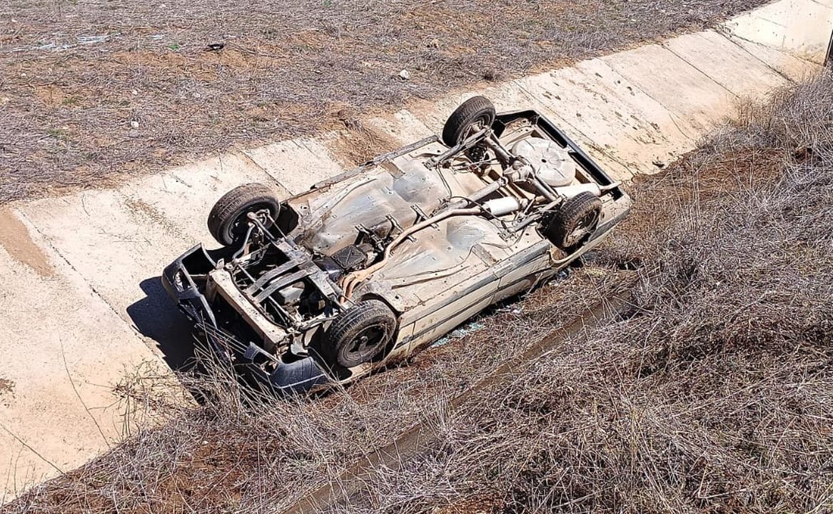 Isparta'da 2 Yayaya Çarpan Otomobil Kanala Devrildi 2