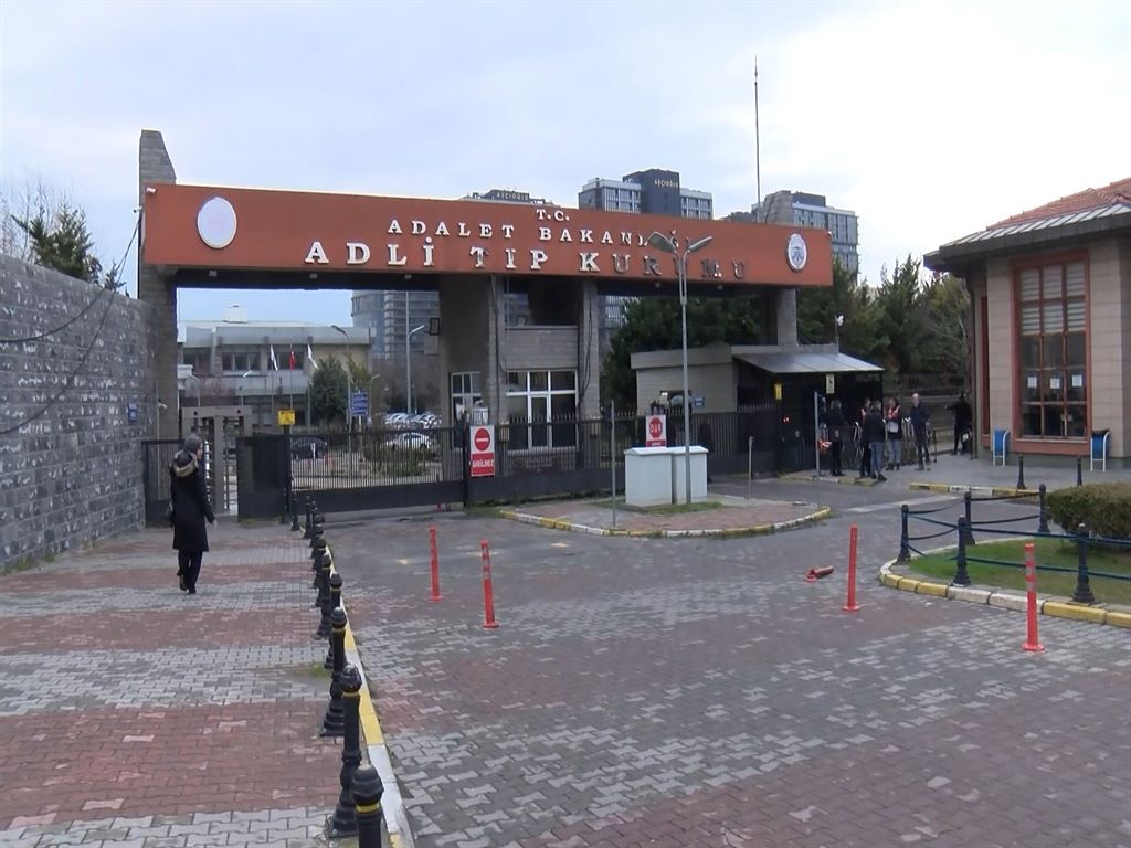 İstanbul'da Aile Katli*mında Cenazeler Aileye Teslim Edildi