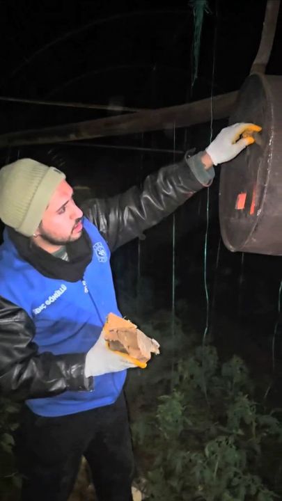 Muratpaşa'da Gönüllü Gençler Çiftçilerle Sera Nöbeti Tuttu 3