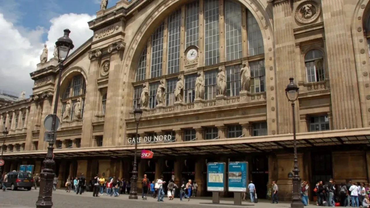 Paris’te Tren Seferleri Durduruldu! Raylarda Bomba Bulundu