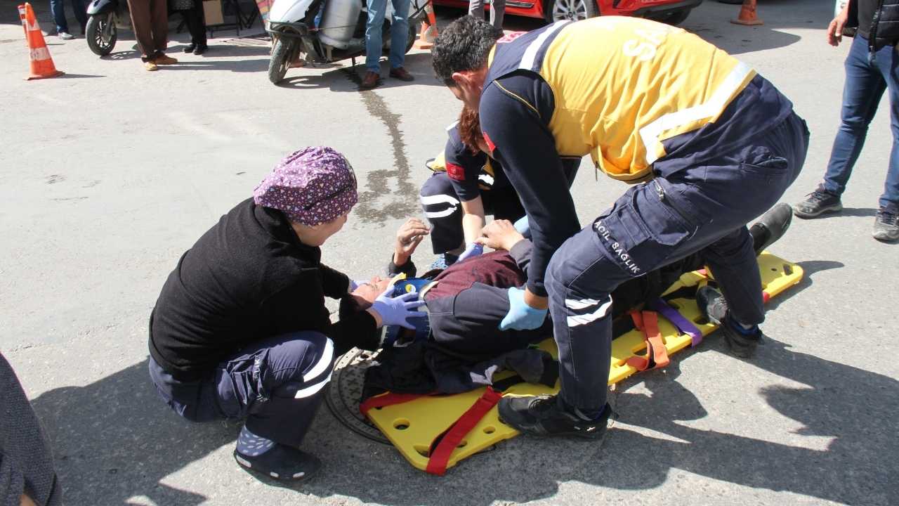 Serik'te Çarpışan Kuryelerden Biri Yaralandı Diğeri Kaçtı 2