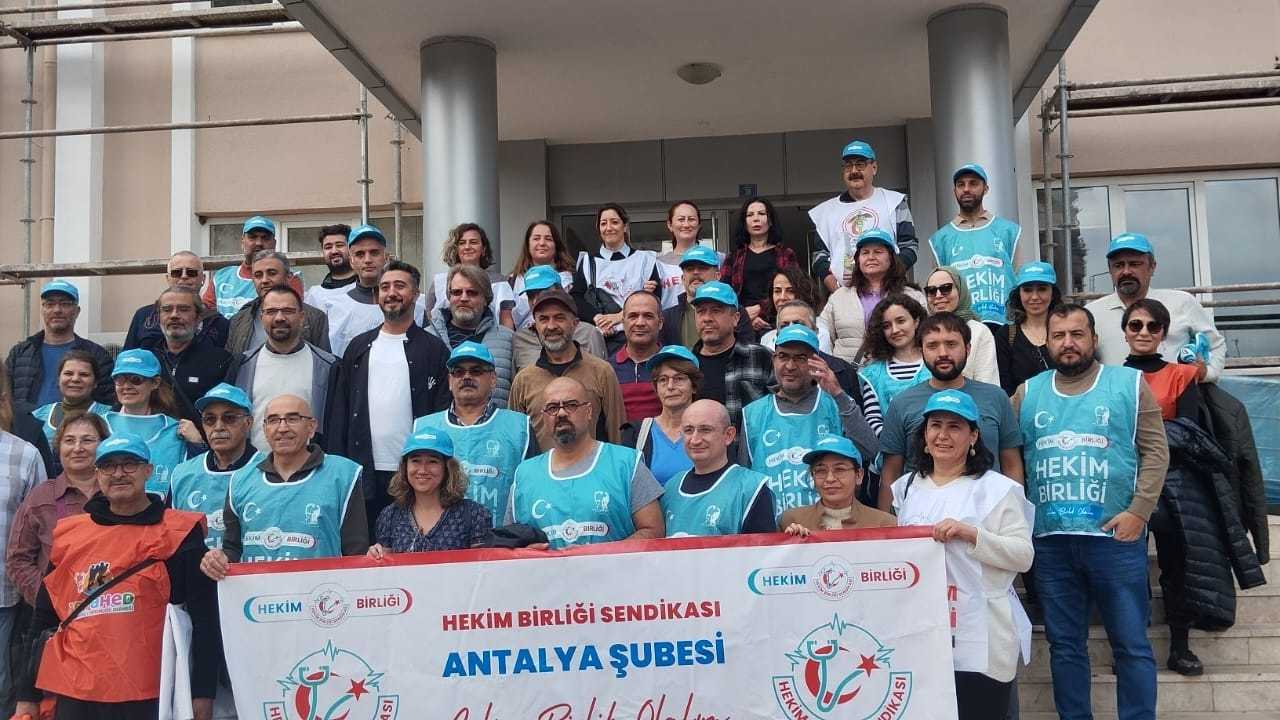 Yarın Sağlıkçılar Antalya'da Da Grevde 4'Üncü Kez İş Bırakacaklar! 2