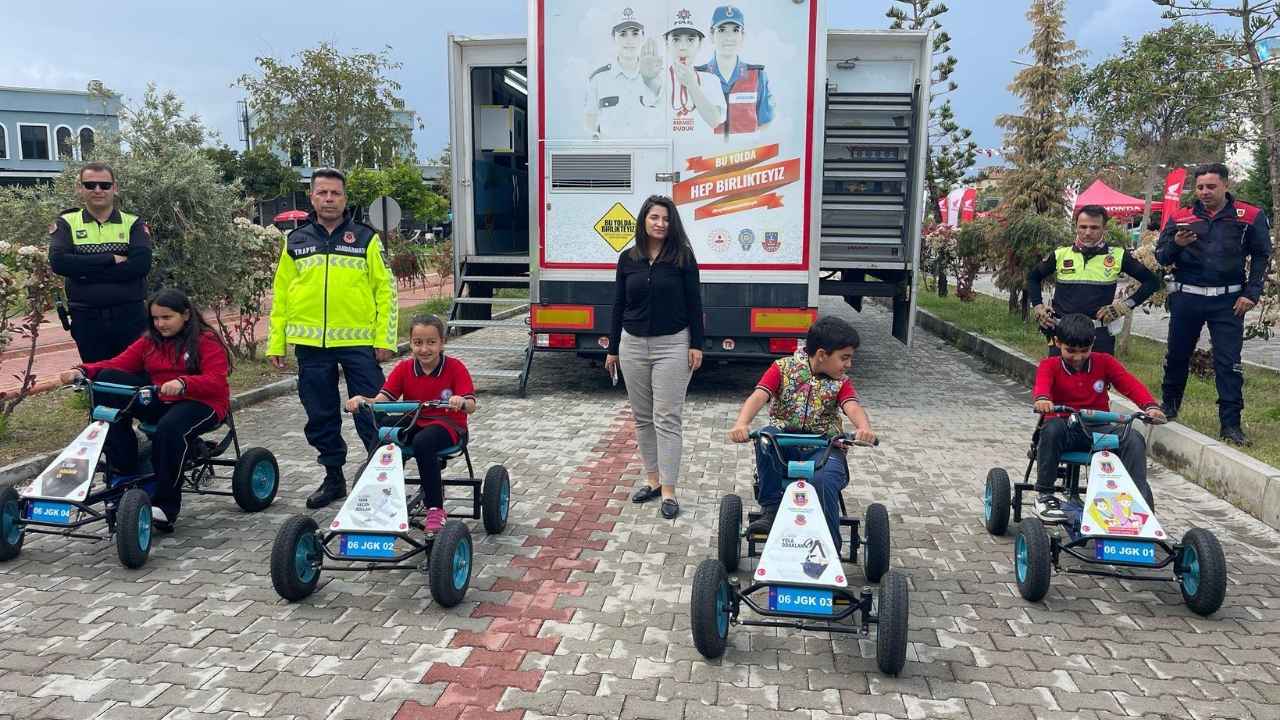 Alanya'da 3 Bin Öğrenciye Trafik Eğitimi 3