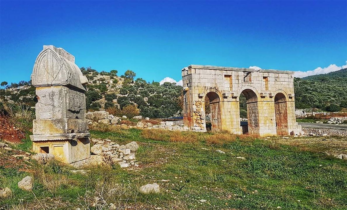 Antalya'da Görülebilecek Lahitler Nerede Nasıl Gidilir Antalya Patara Lahitleri