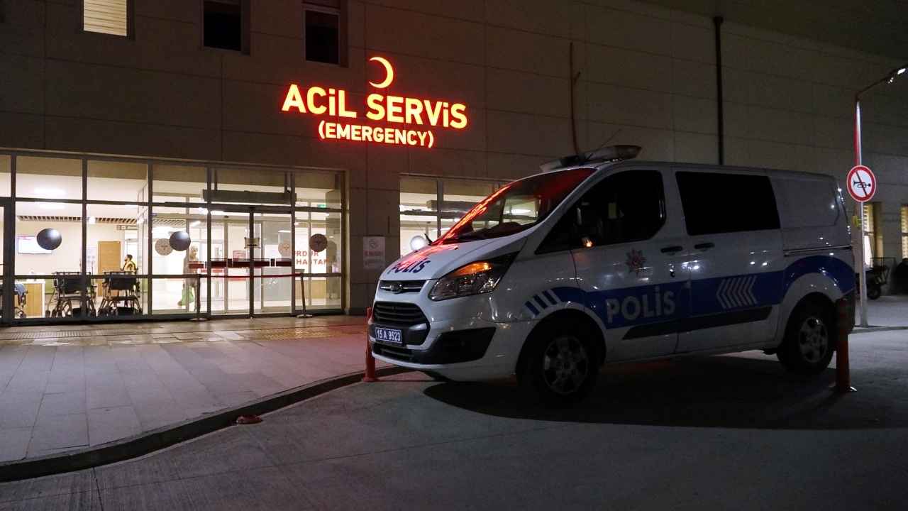 Burdur'da Genç Kadın Sokakta Bıçklanmış Halde Bulundu 2