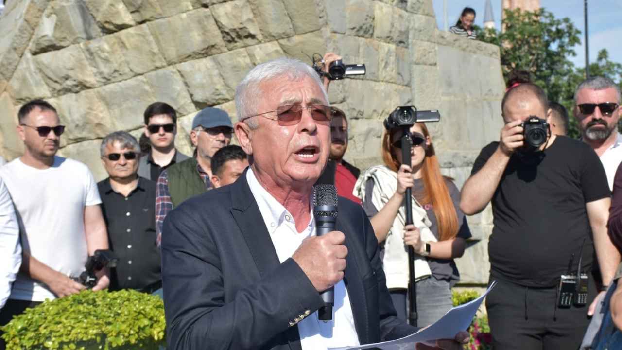 Chp Antalya’dan Özgür Özel’e Destek 'Dimdik Ayaktayız' 2