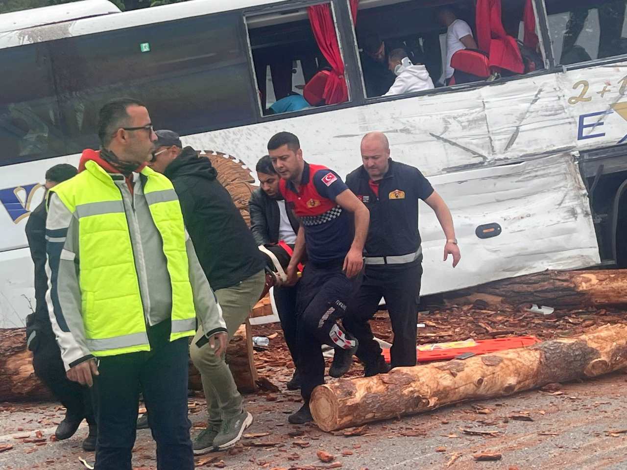 Çanakkale’de Fci Kaza 8 Kişi Hayatını Kaybetti 1