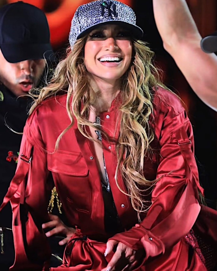 Jennifer Lopez Yeni Yaşına Antalya'da Girecek! Konser Tarihi Yine Değişti 3