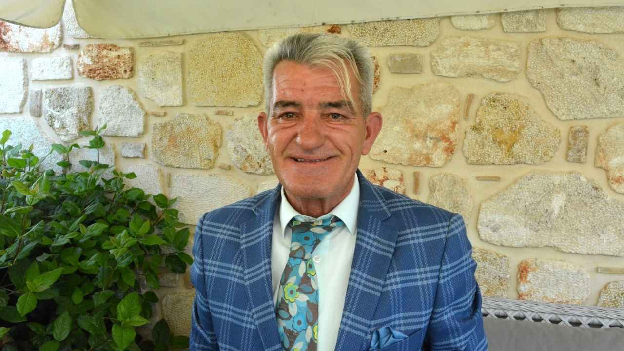 Manavgat'ta 11 Dil Bilen Esnaf! Dinleyip Soru Sorarak Öğrenmiş  2