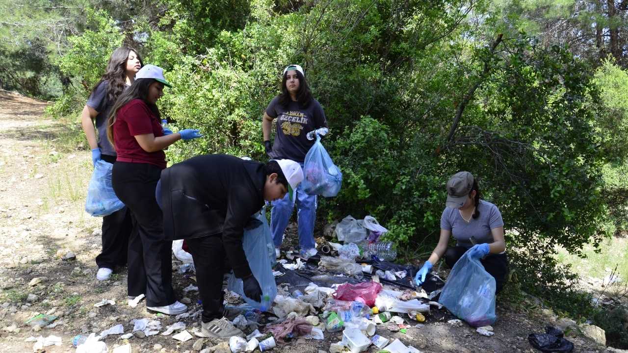 Mersin’de Öğrencilerden Örnek Doğa Temizliği 2