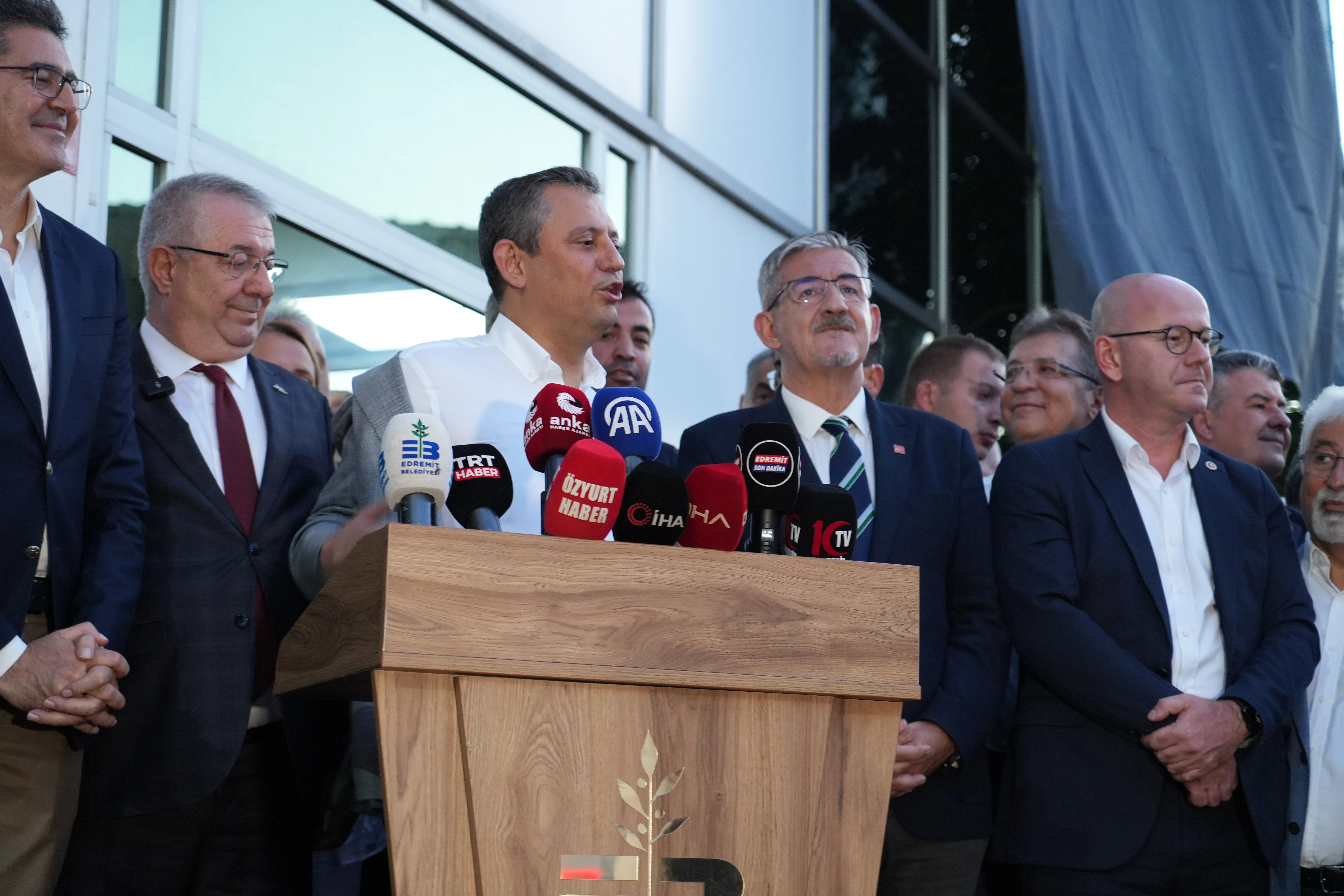 CHP Genel Başkanı Özgür Özel’den Edremit’te Sert Mesajlar