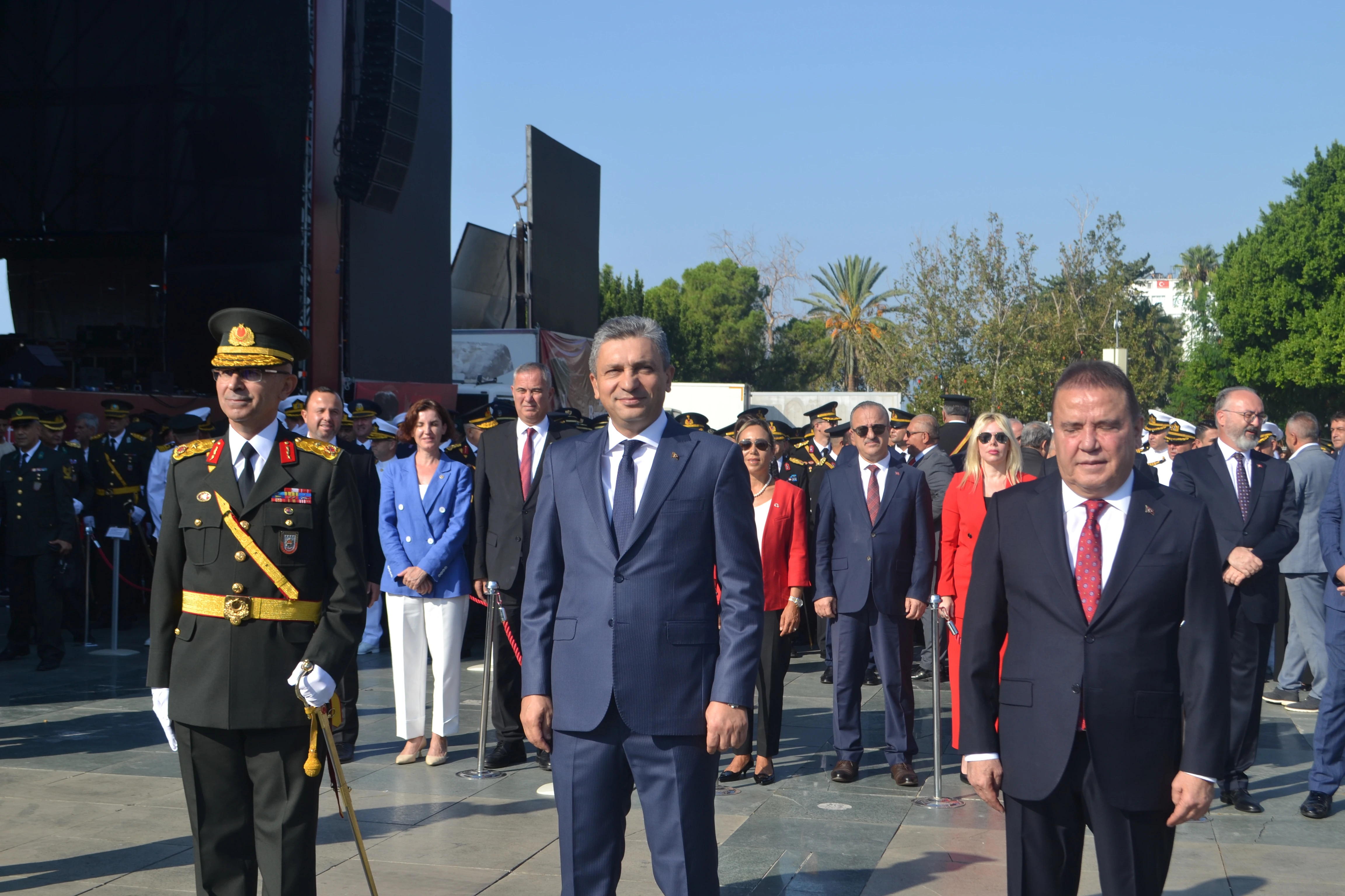 Antalya'da 30 Ağustos Coşkuyla Kutlanıyor! Yaşasın Tam Bağımsız Türkiye Cumhuriyeti