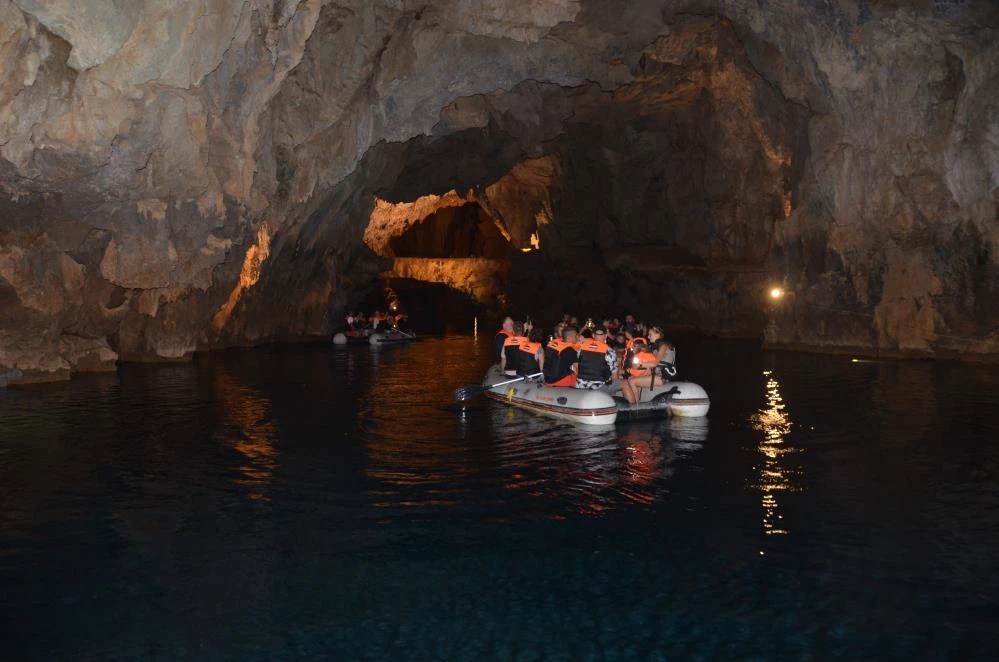 Antalya Altınbeşik Mağarası Ziyaretçi Rekoru Kırdı